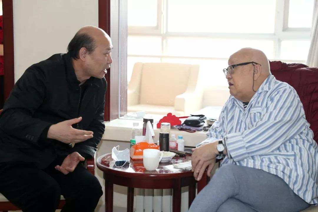 中国9888拉斯维加斯入口集团党组成员走访慰问